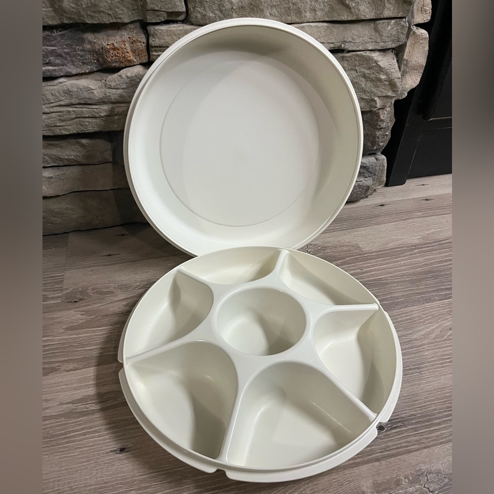 Vintage Tupperware veggie container